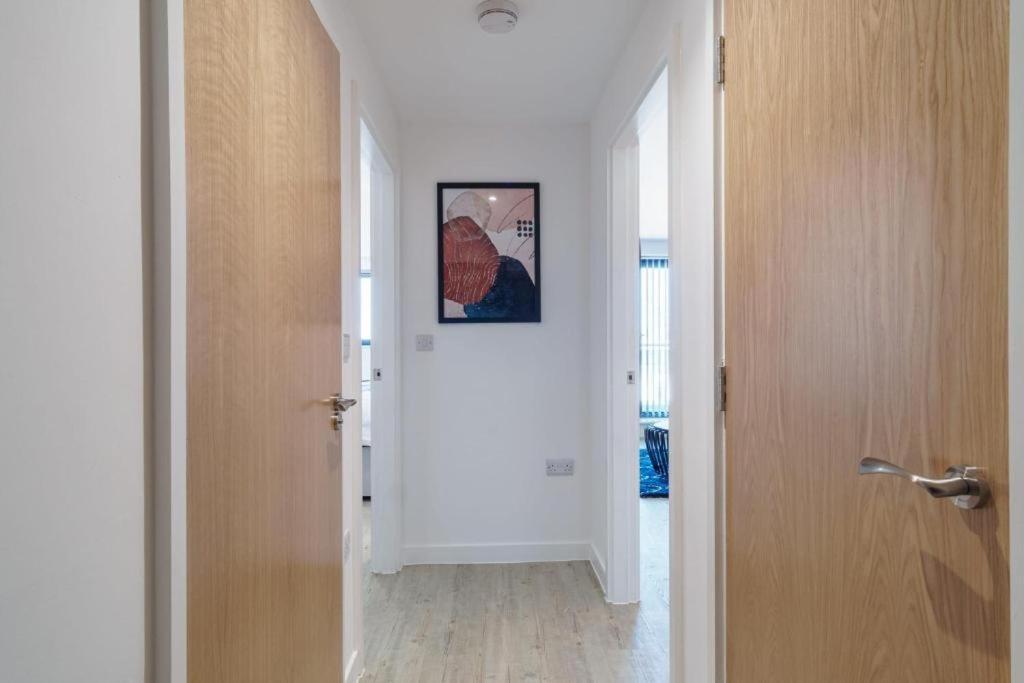 Stylish & Spacious Salford Quays One Bedroom High Floor Apartment With Balcony Manchester Exterior foto